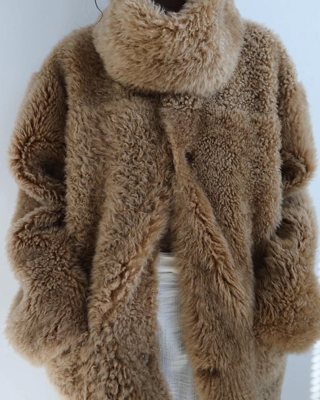 картинка Дубленка MUUS с воротником-хомутом от магазина Одежда+